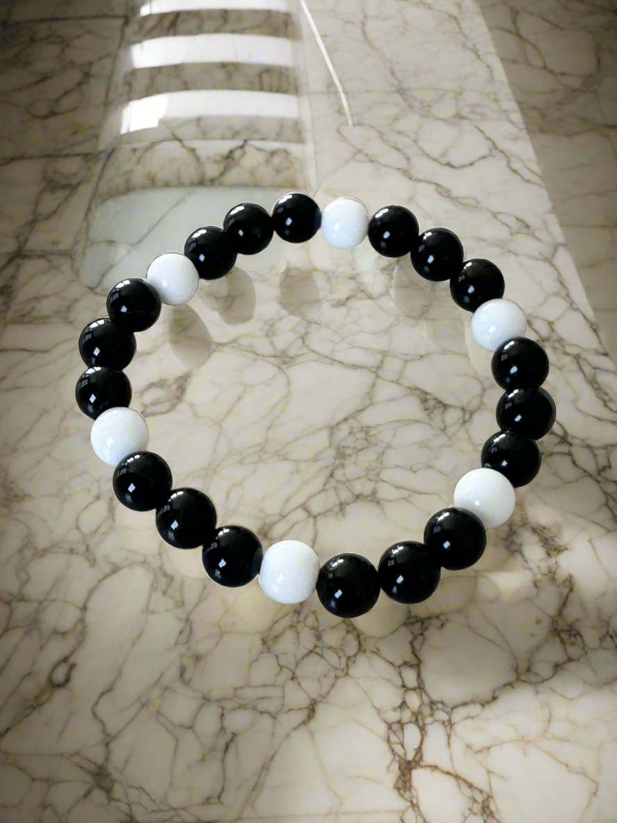 Natural Black Onyx With White Agate Stretch bracelet