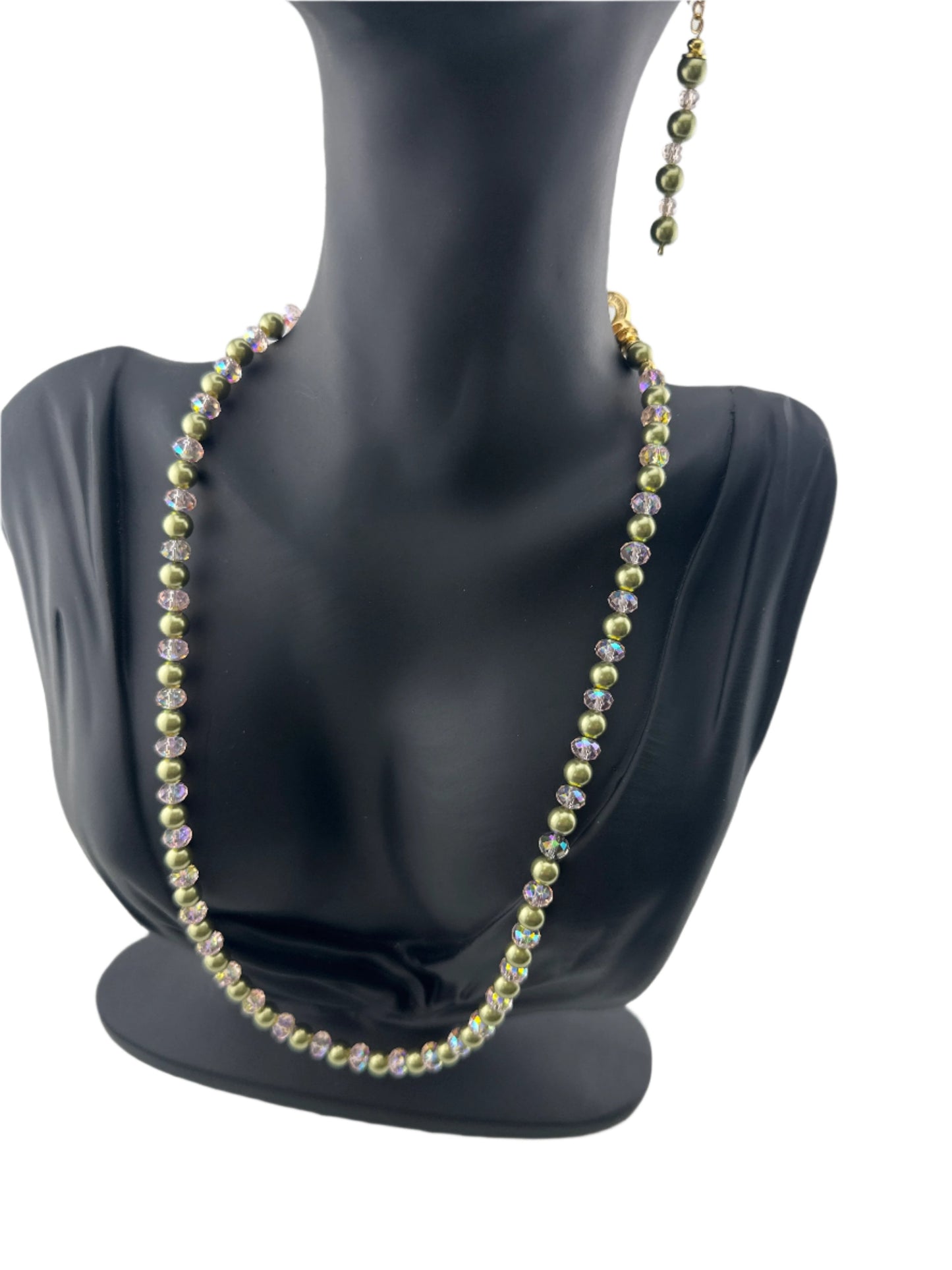 "Elegant Necklace and Earring Set with Light Green Swarovski Pearls & Sparkling Crystals"